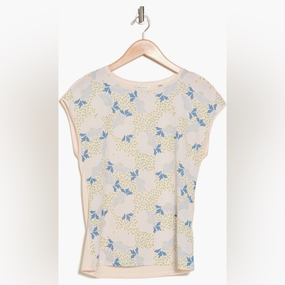 Ted Baker Tops - Ted Baker London Nineta Print T-Shirt